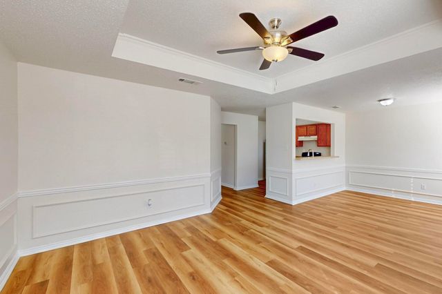 404 Truman Street, Arlington, TX 76011