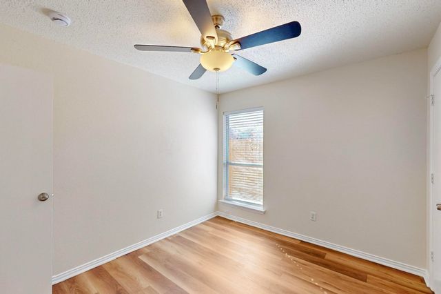 404 Truman Street, Arlington, TX 76011