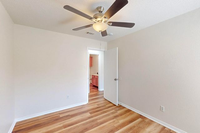 404 Truman Street, Arlington, TX 76011