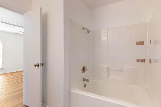 404 Truman Street, Arlington, TX 76011