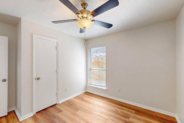 404 Truman Street, Arlington, TX 76011