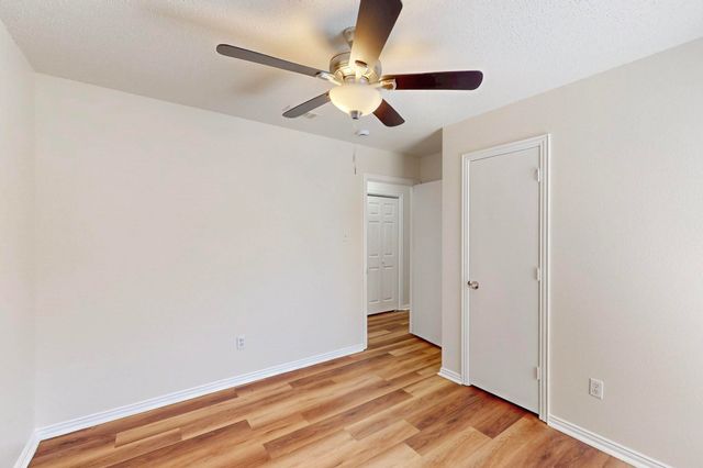 404 Truman Street, Arlington, TX 76011