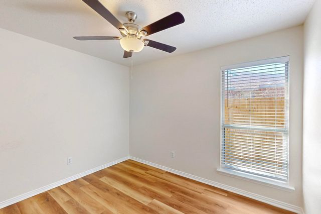 404 Truman Street, Arlington, TX 76011