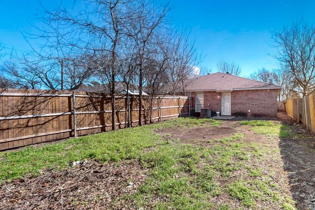 404 Truman Street, Arlington, TX 76011