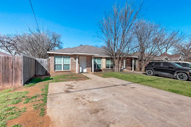 404 Truman Street, Arlington, TX 76011