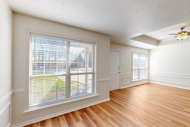 404 Truman Street, Arlington, TX 76011