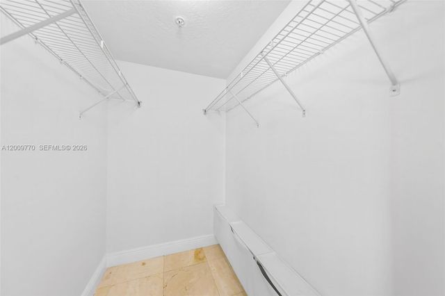 170 SE 14th St 1203, Miami, FL 33131