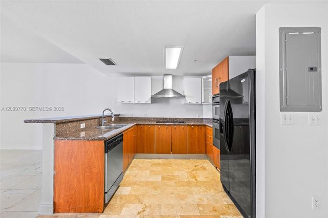 170 SE 14th St 1203, Miami, FL 33131