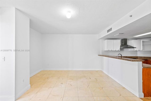 170 SE 14th St 1203, Miami, FL 33131