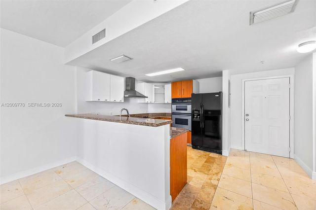 170 SE 14th St 1203, Miami, FL 33131