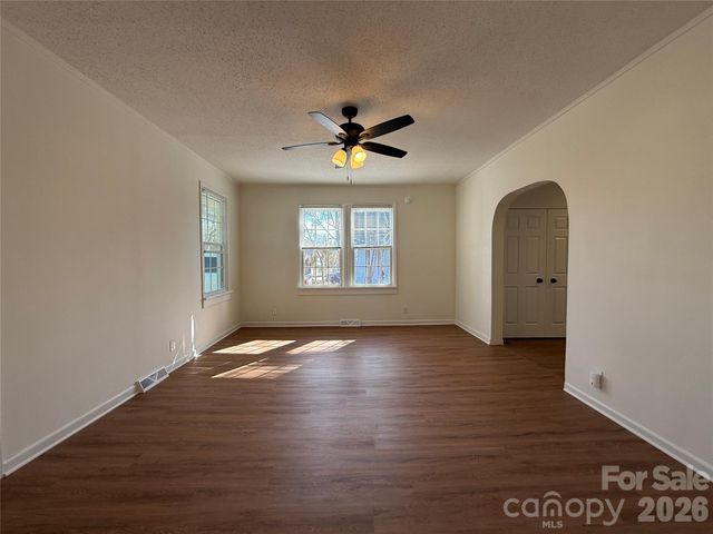 321 S Weldon Street, Gastonia, NC 28052