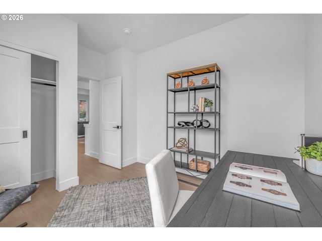 6481 Se RAMONA St A, Portland, OR 97206