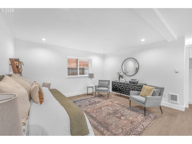 6481 Se RAMONA St A, Portland, OR 97206