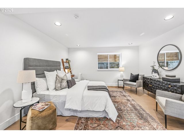 6481 Se RAMONA St A, Portland, OR 97206