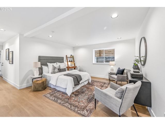 6481 Se RAMONA St A, Portland, OR 97206