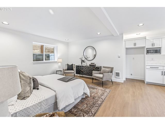 6481 Se RAMONA St A, Portland, OR 97206