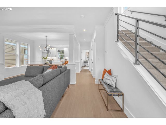 6481 Se RAMONA St A, Portland, OR 97206