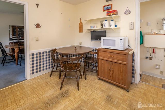 95 Jeffery Road, Colonia, NJ 07067