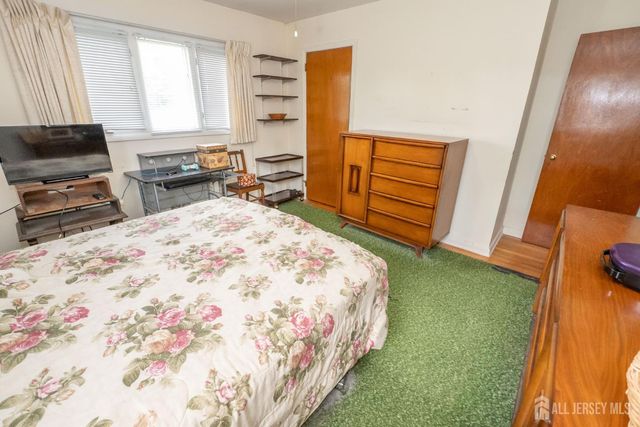95 Jeffery Road, Colonia, NJ 07067