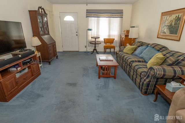 95 Jeffery Road, Colonia, NJ 07067