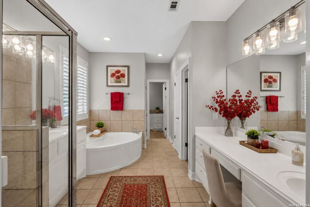 419 HIGHLAND HL, San Antonio, TX 78260