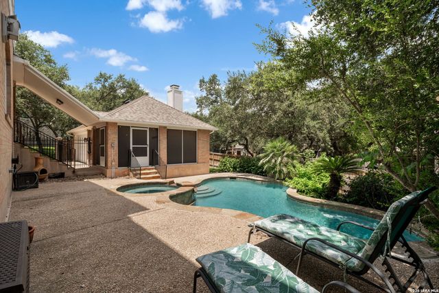 419 HIGHLAND HL, San Antonio, TX 78260