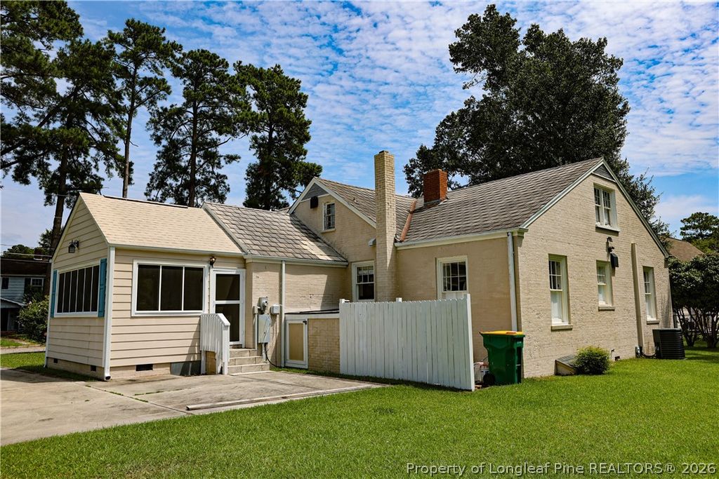 207 W 18th Street, Lumberton, NC 28358 — photo 3