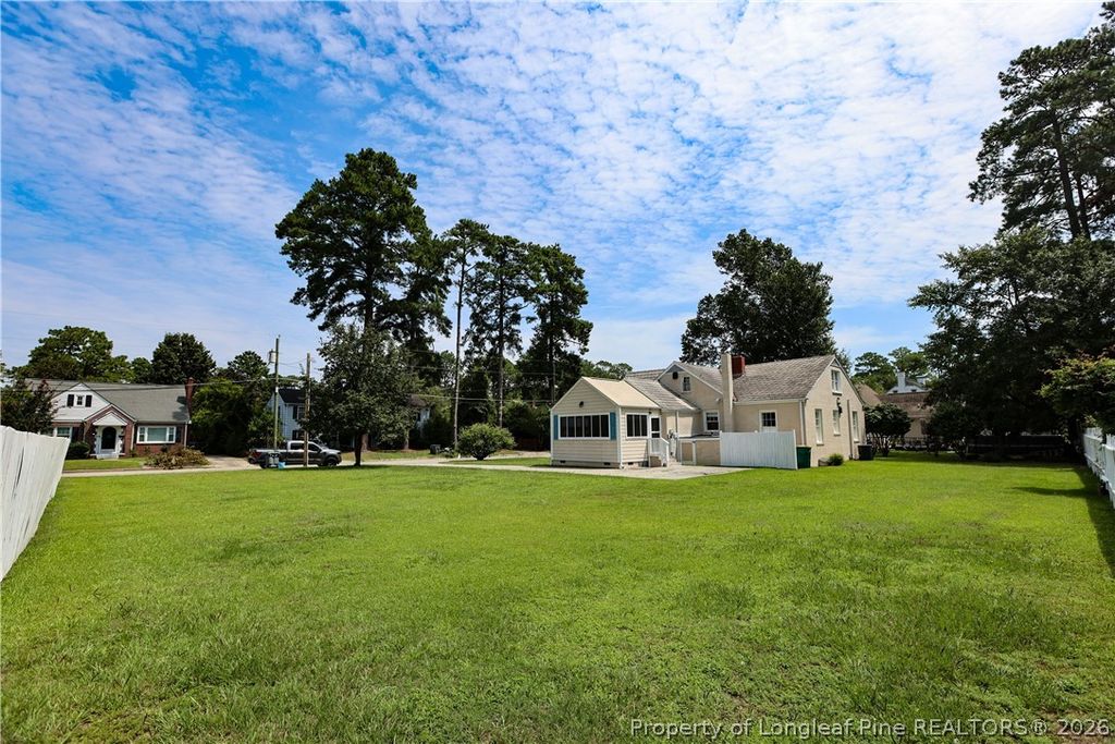 207 W 18th Street, Lumberton, NC 28358 — photo 4