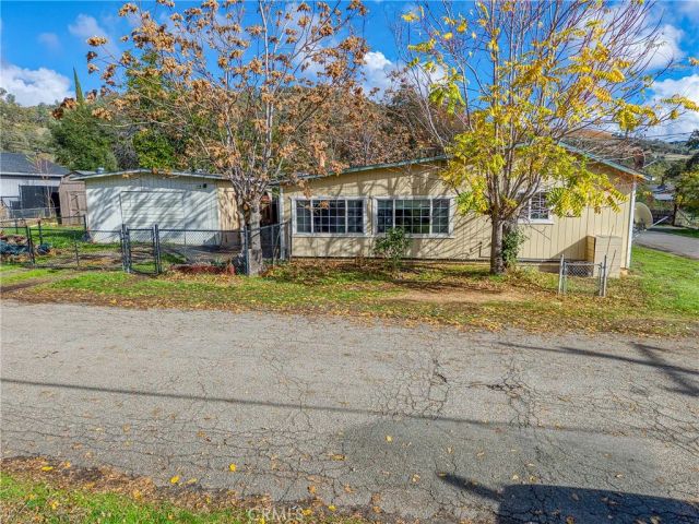 70 Shaul Street, Clearlake Oaks, CA 95423
