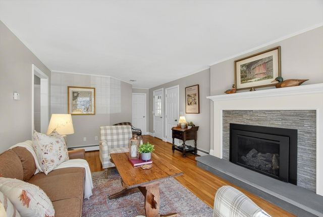18 Bromfield Rd, Acton, MA 01720