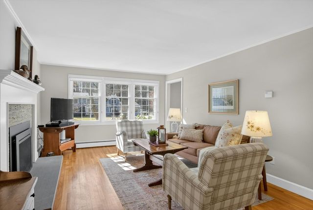 18 Bromfield Rd, Acton, MA 01720