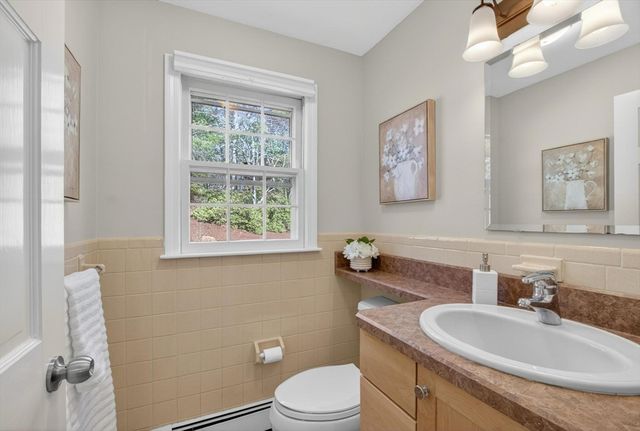 18 Bromfield Rd, Acton, MA 01720