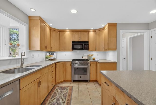 18 Bromfield Rd, Acton, MA 01720