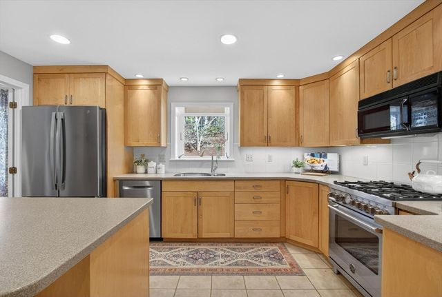 18 Bromfield Rd, Acton, MA 01720