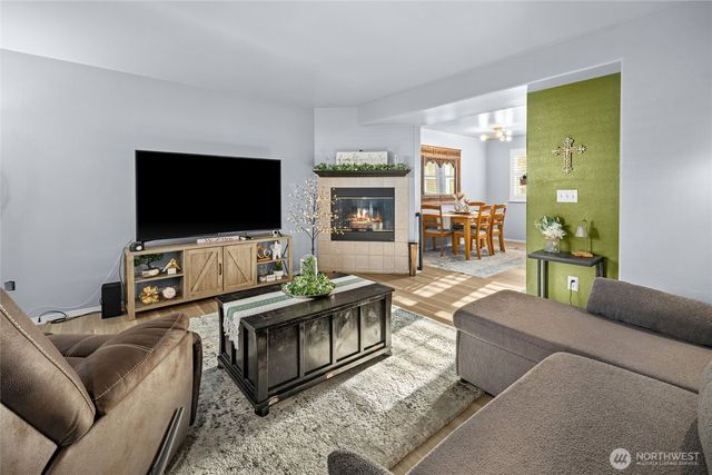 10904 62nd Street E, Puyallup, WA 98372