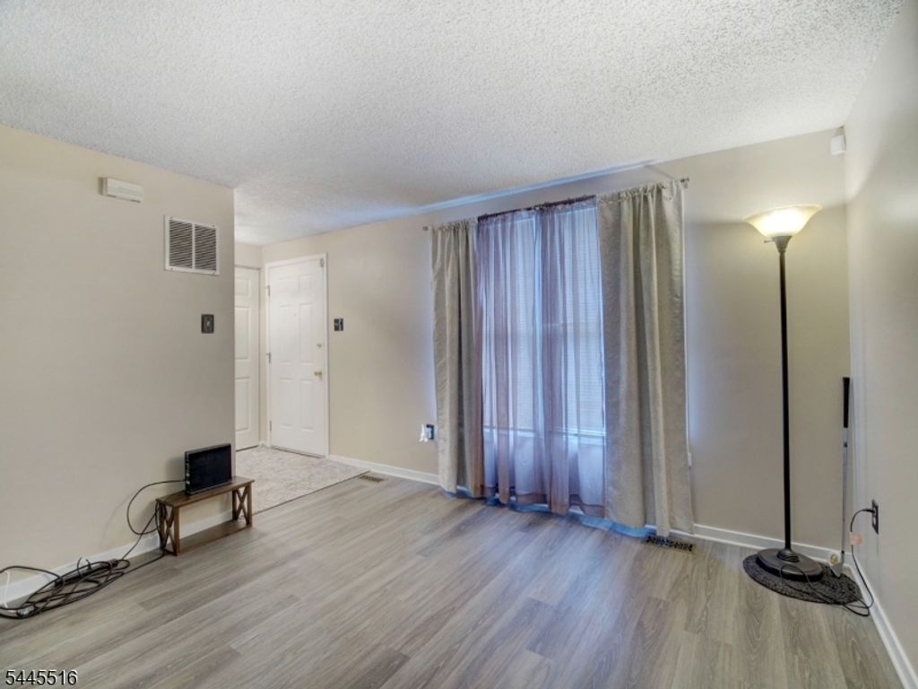 71 Ridge St, City Of Orange Twp., NJ 07050 — photo 3