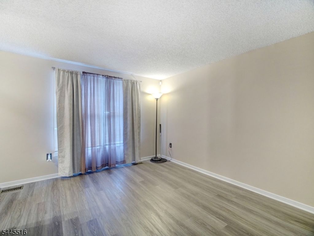 71 Ridge St, City Of Orange Twp., NJ 07050 — photo 4