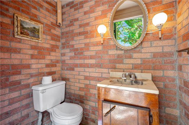 5 N OAK Street, Williamston, SC 29697