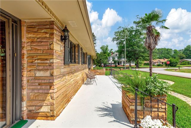 5 N OAK Street, Williamston, SC 29697