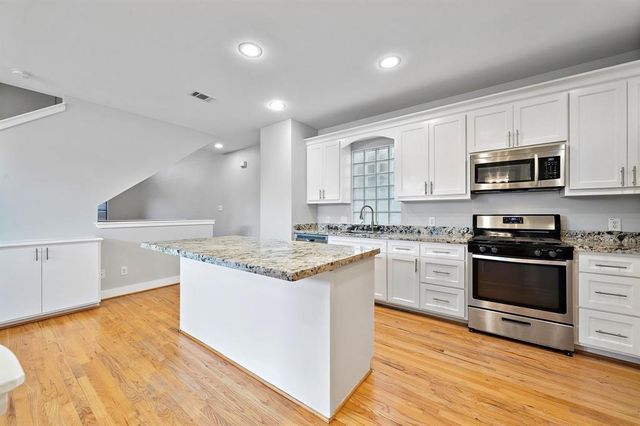 8676 Meadowcroft Drive, Houston, TX 77063