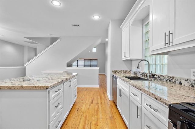 8676 Meadowcroft Drive, Houston, TX 77063