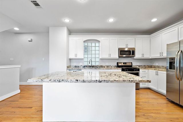 8676 Meadowcroft Drive, Houston, TX 77063