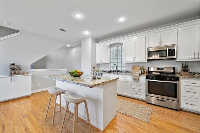 8676 Meadowcroft Drive, Houston, TX 77063