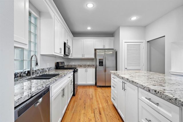 8676 Meadowcroft Drive, Houston, TX 77063