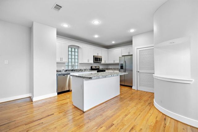 8676 Meadowcroft Drive, Houston, TX 77063