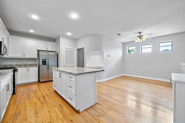 8676 Meadowcroft Drive, Houston, TX 77063