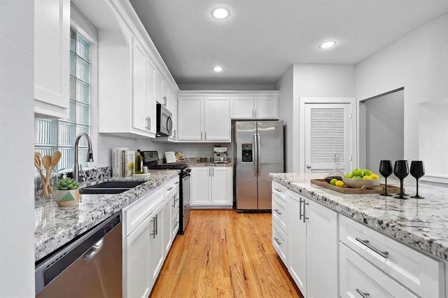 8676 Meadowcroft Drive, Houston, TX 77063