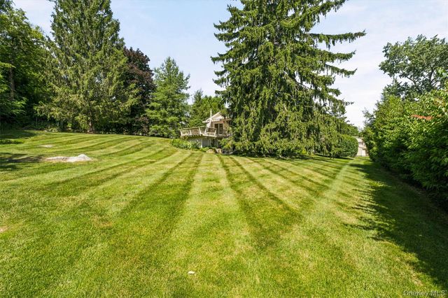 431 Bonnie Court, Yorktown Heights, NY 10598
