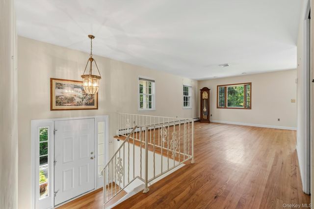 431 Bonnie Court, Yorktown Heights, NY 10598