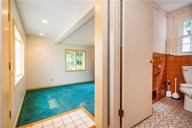 69 Douglas Road, Warwick, RI 02886